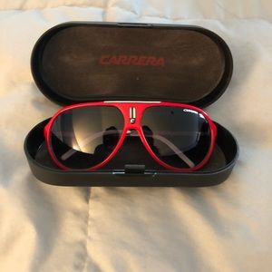 Red aviator Carreras with case
